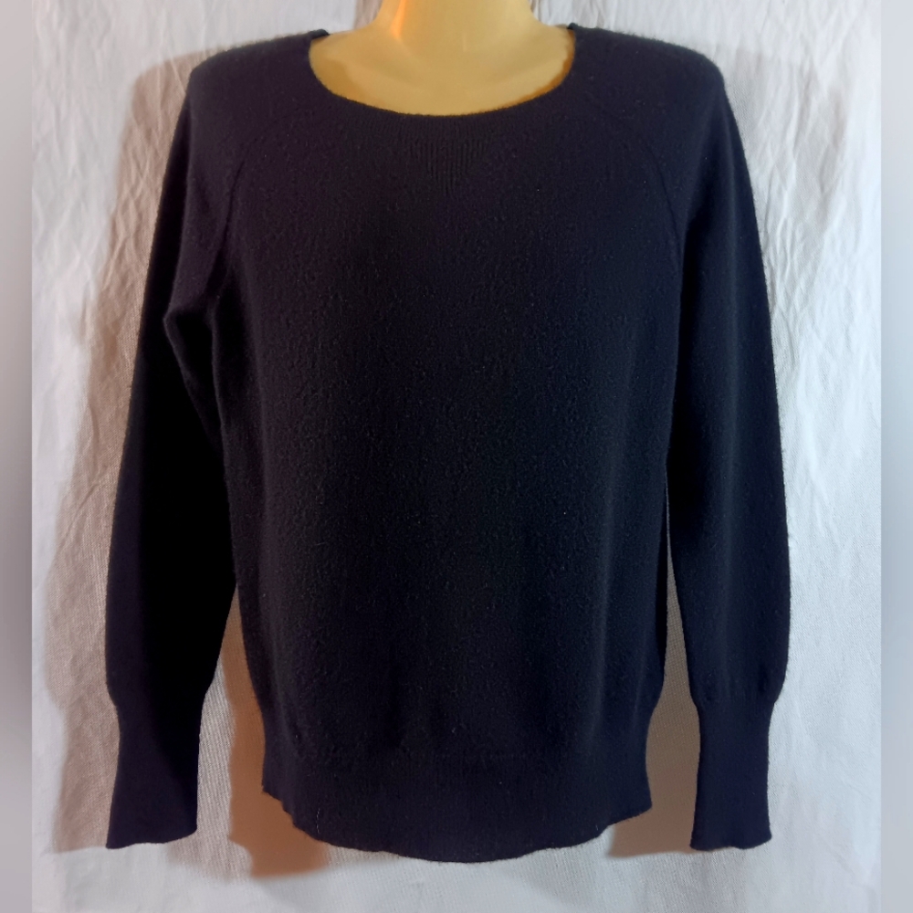 Halogen Cashmere Womens Small Black Sweater Crew Neck Classic Minimalist